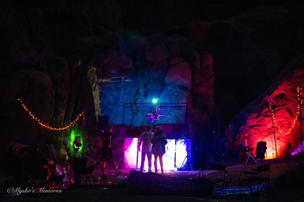 Reeguez Rocks 2023 — stage at night